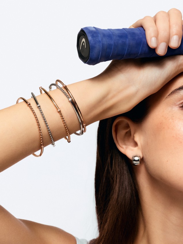 Manchetarmband Eén Zilverachtige Cirkel Manchetarmband Eén Zilverachtige Cirkel